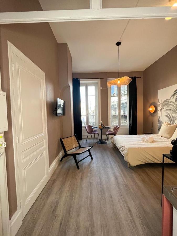 Suite Petra Lione Esterno foto